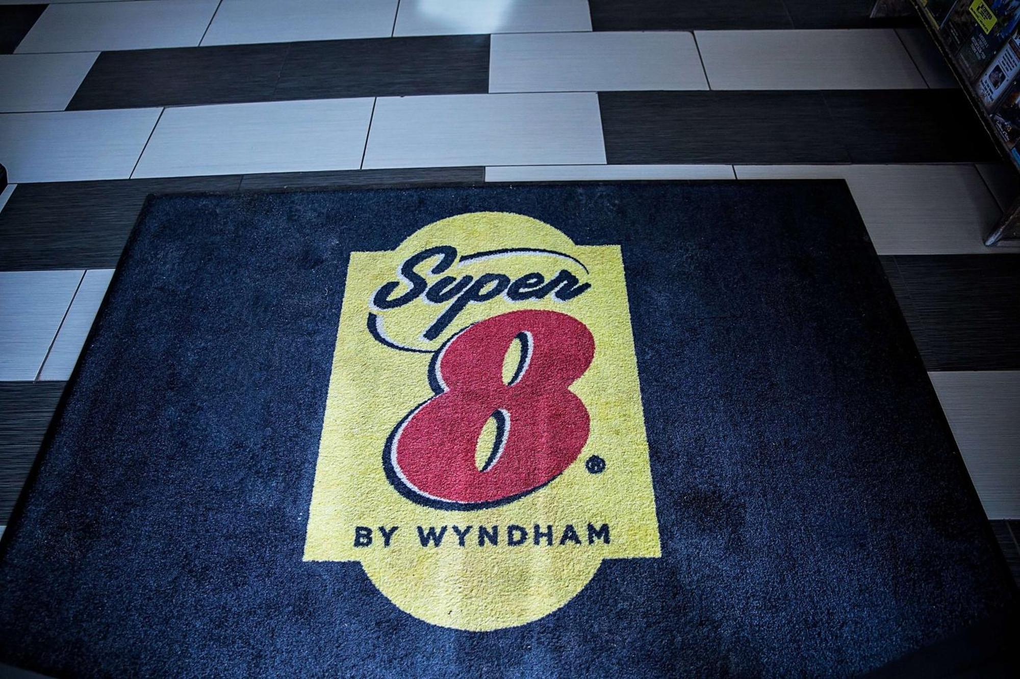 מלון Super 8 By Wyndham הולברוק מראה חיצוני תמונה